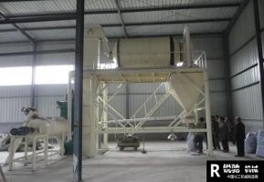 半自動型玻化微珠輕質砂漿生産線安裝實體圖